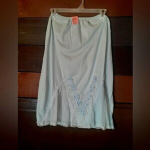 LOOK Vintage Large Marlinda Feminine Girly & Gorgeous Light Blue Half Slip